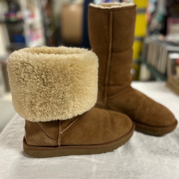 UGG UGGS Women's Boots 9 Classic Knee High Tall Winter Flats Brown Sheepskin. - Picture 1 of 12